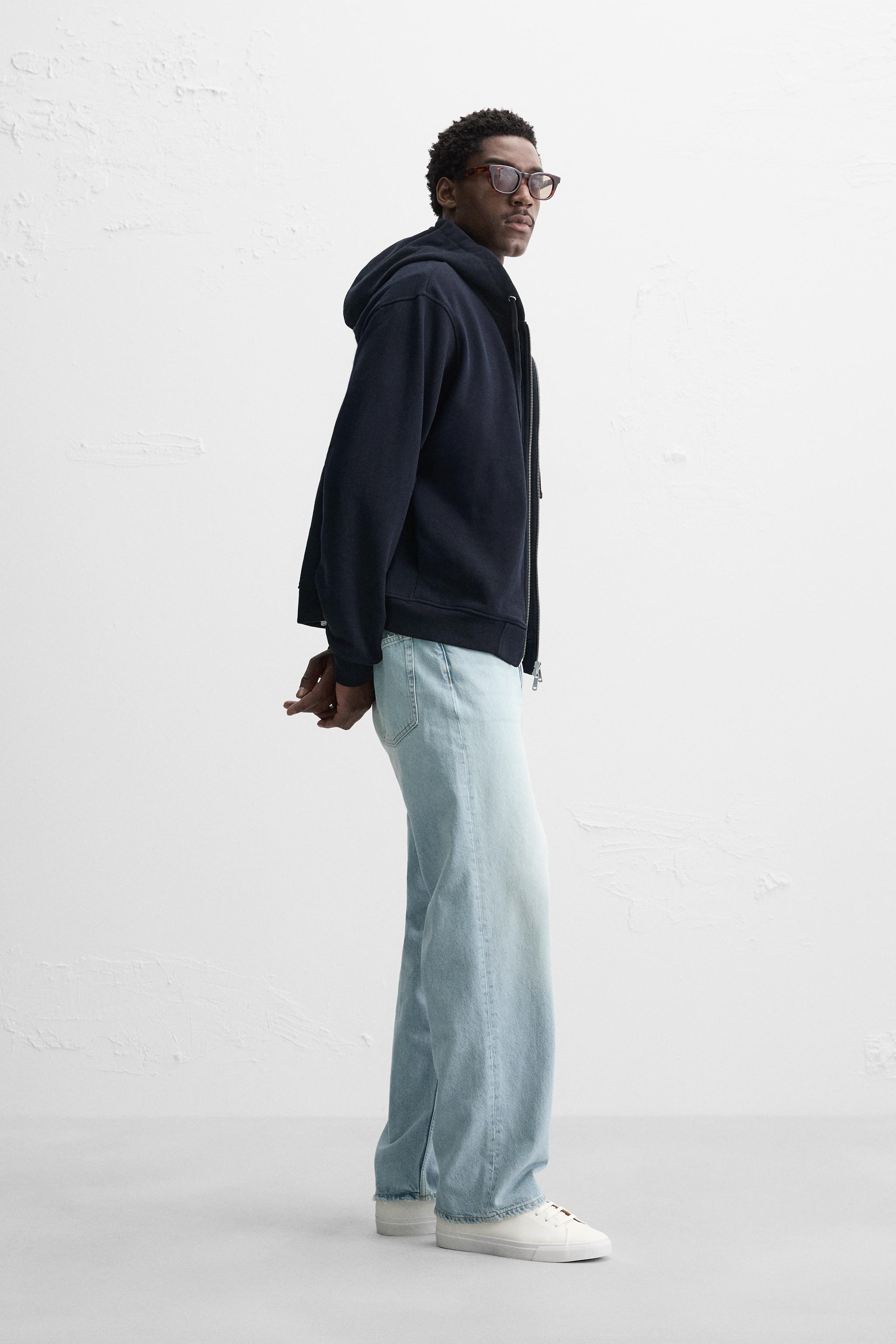 BASIC HOODED ZIP-UP SWEATSHIRT